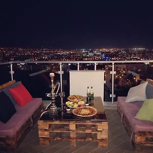 فندق كينغ توم, تبليسي